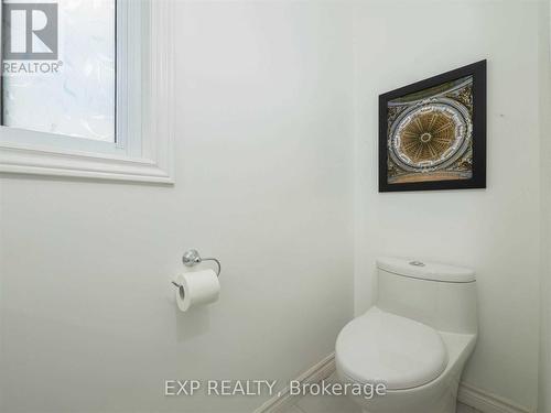 6851 Warden Avenue, Niagara Falls, ON - Indoor Photo Showing Bathroom