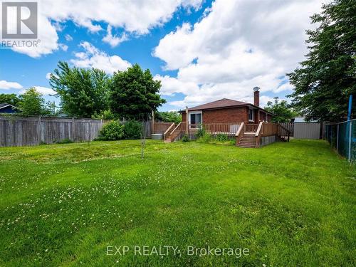 6851 Warden Avenue, Niagara Falls, ON - Outdoor With Backyard