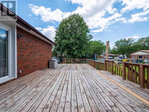 6851 Warden Avenue, Niagara Falls, ON - Outdoor With Deck Patio Veranda With Exterior