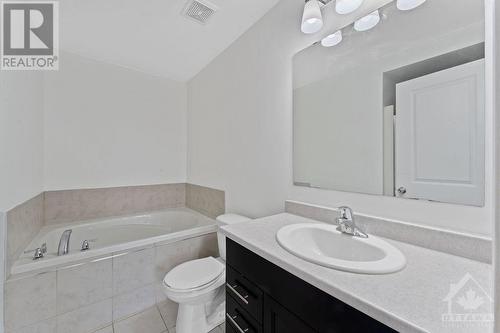 111 Westphalian Avenue, Ottawa, ON - Indoor Photo Showing Bathroom