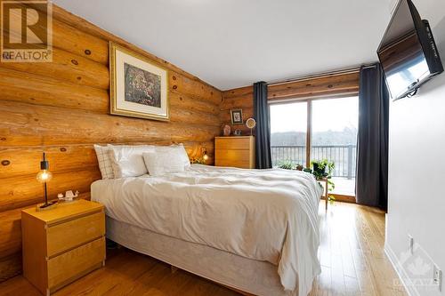 Main floor second bedroom - 921 Norwood Road, Westport, ON - Indoor Photo Showing Bedroom