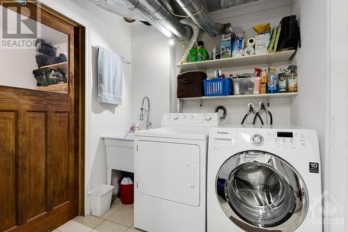 Laundry centre - 921 Norwood Road, Westport, ON - Indoor Photo Showing Laundry Room