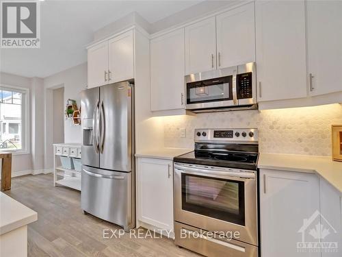 100 Umbra Place, Ottawa, ON - Indoor Photo Showing Kitchen With Stainless Steel Kitchen