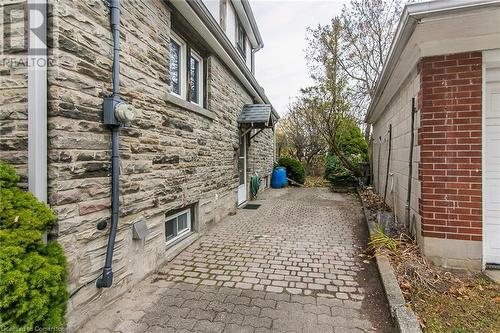 80 Highland Road W, Kitchener, ON - Outdoor