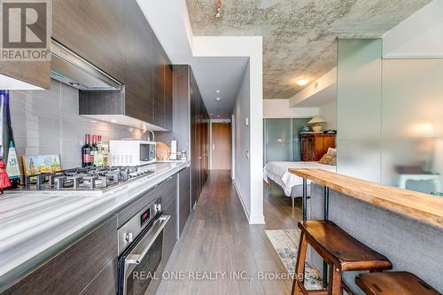 913 - 629 King Street W, Toronto, ON - Indoor Photo Showing Kitchen