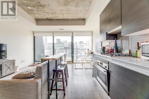 913 - 629 King Street W, Toronto, ON - Indoor Photo Showing Kitchen