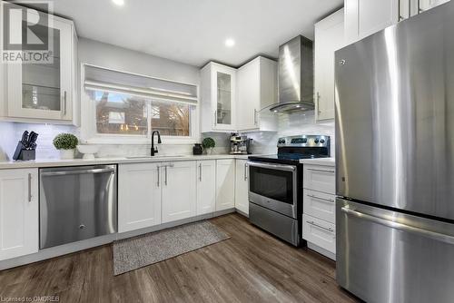 2050 Upper Middle Road Unit# 179, Burlington, ON - Indoor Photo Showing Kitchen With Stainless Steel Kitchen With Upgraded Kitchen