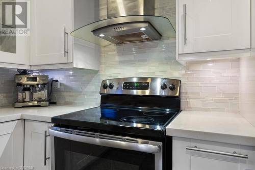 2050 Upper Middle Road Unit# 179, Burlington, ON - Indoor Photo Showing Kitchen