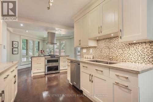 10 Stuart Avenue, Toronto, ON - Indoor Photo Showing Kitchen With Double Sink With Upgraded Kitchen