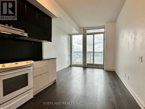 710 - 72 Esther Shiner Boulevard, Toronto, ON - Indoor Photo Showing Kitchen