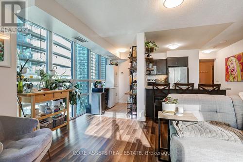 2306 - 19 Grand Trunk Crescent, Toronto, ON - Indoor Photo Showing Living Room