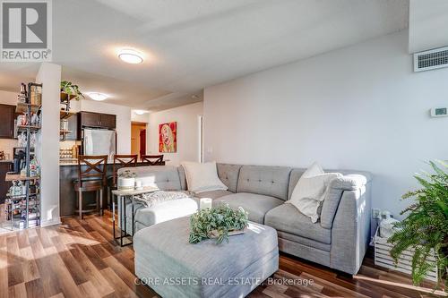 2306 - 19 Grand Trunk Crescent, Toronto, ON - Indoor Photo Showing Living Room