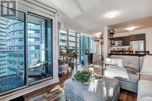 2306 - 19 Grand Trunk Crescent, Toronto, ON - Indoor Photo Showing Living Room