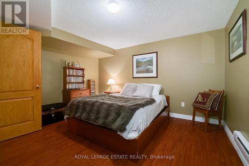 35 Harmony Hill Crescent, Richmond Hill, ON - Indoor Photo Showing Bedroom