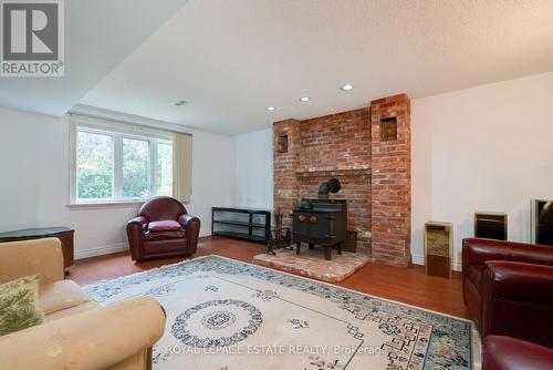 35 Harmony Hill Crescent, Richmond Hill, ON - Indoor Photo Showing Living Room With Fireplace