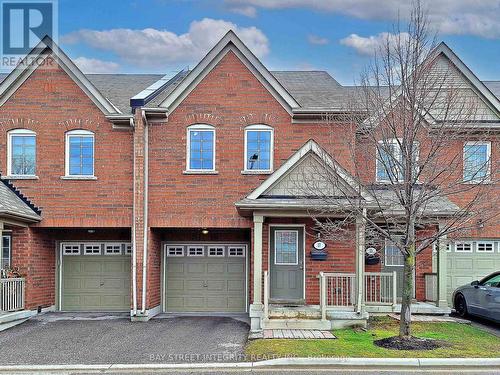 17 Winn Place, Aurora, ON - Outdoor With Facade