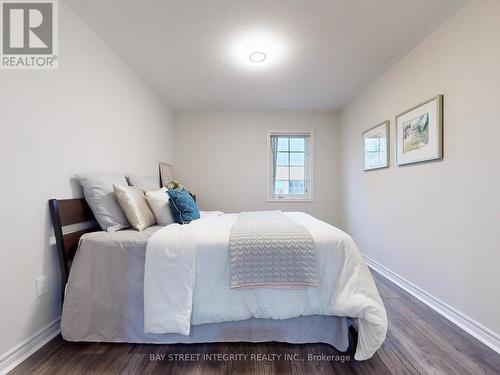 17 Winn Place, Aurora, ON - Indoor Photo Showing Bedroom