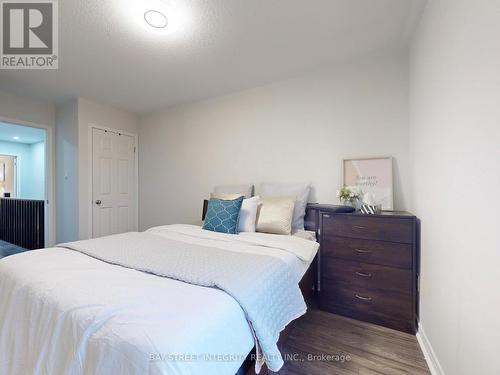 17 Winn Place, Aurora, ON - Indoor Photo Showing Bedroom