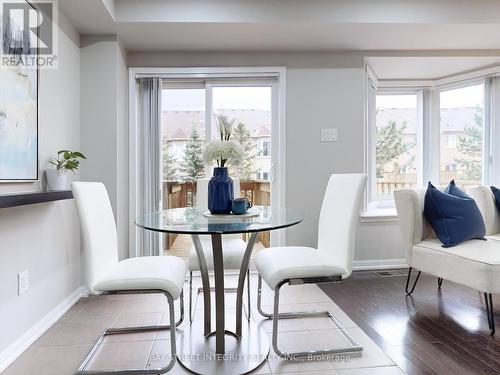 17 Winn Place, Aurora, ON - Indoor Photo Showing Dining Room