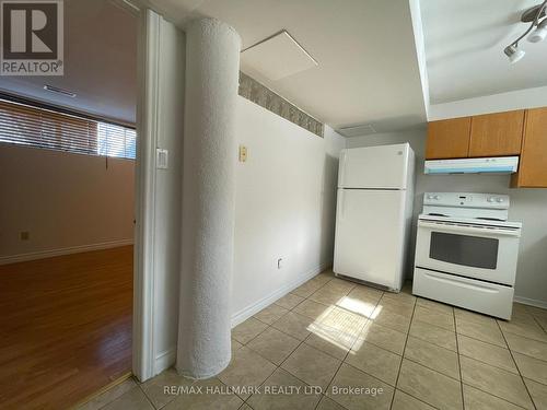 Lower - 25 Glenridge Road, Barrie, ON - Indoor Photo Showing Kitchen