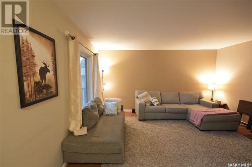 101B Cruise Street, Saskatoon, SK - Indoor Photo Showing Living Room