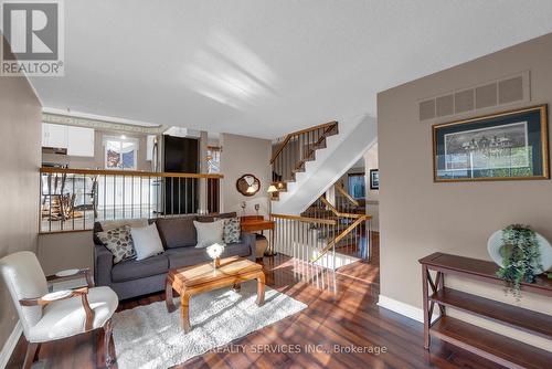 107 Royal Palm Drive, Brampton, ON - Indoor Photo Showing Living Room