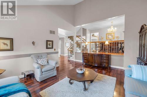 107 Royal Palm Drive, Brampton, ON - Indoor Photo Showing Living Room