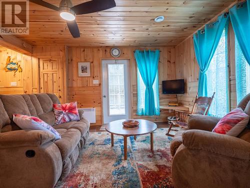 139 Broad Lake, Bellevue, NL - Indoor Photo Showing Living Room