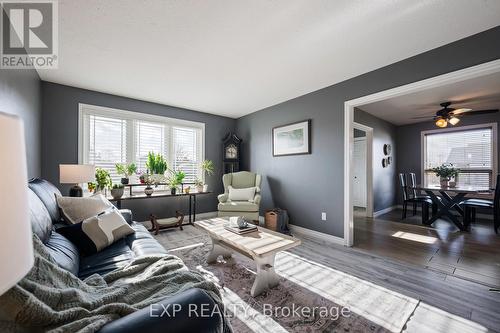 771 Princess Street, Wellington North, ON - Indoor Photo Showing Living Room