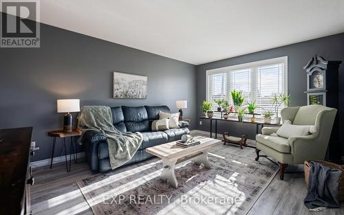 771 Princess Street, Wellington North, ON - Indoor Photo Showing Living Room