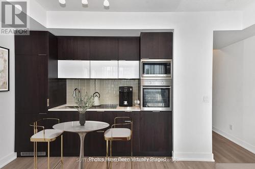 2105 - 318 Richmond Street W, Toronto, ON - Indoor Photo Showing Kitchen