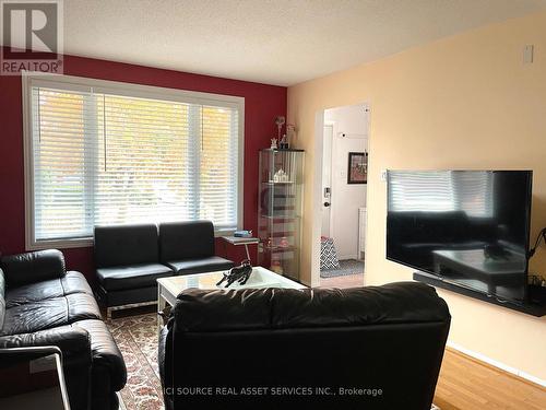 59 Hoover Drive, Markham, ON - Indoor Photo Showing Living Room