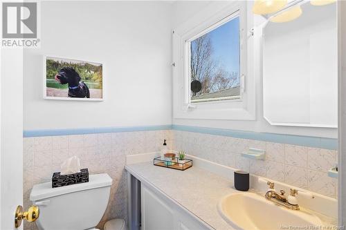 490 Glengarry Place, Fredericton, NB - Indoor Photo Showing Bathroom