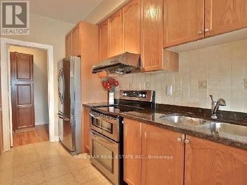 7440 Saint Barbara Boulevard, Mississauga, ON - Indoor Photo Showing Kitchen With Double Sink