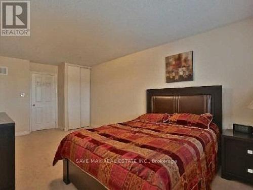 7440 Saint Barbara Boulevard, Mississauga, ON - Indoor Photo Showing Bedroom