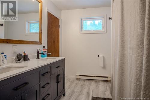 639 Route 111, Willow Grove, NB - Indoor Photo Showing Bathroom