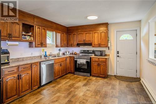 639 Route 111, Willow Grove, NB - Indoor Photo Showing Kitchen With Double Sink