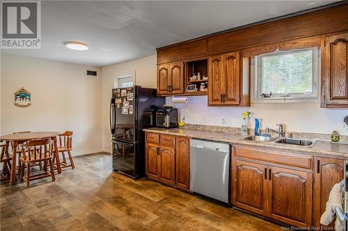 639 Route 111, Willow Grove, NB - Indoor Photo Showing Kitchen With Double Sink