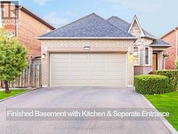 5756 WHITEHORN AVENUE  Mississauga, ON L5V 1W1