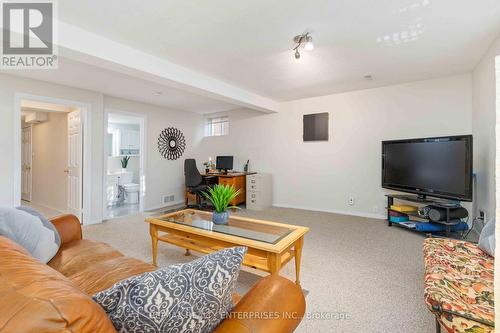 5756 Whitehorn Avenue, Mississauga, ON - Indoor Photo Showing Living Room