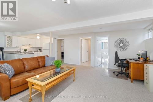 5756 Whitehorn Avenue, Mississauga, ON - Indoor Photo Showing Living Room