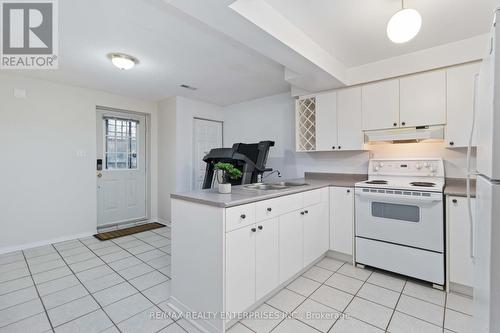 5756 Whitehorn Avenue, Mississauga, ON - Indoor Photo Showing Kitchen