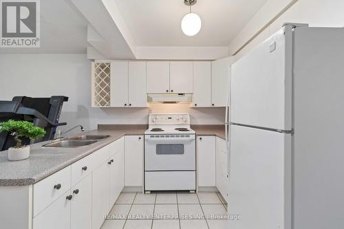 5756 Whitehorn Avenue, Mississauga, ON - Indoor Photo Showing Kitchen With Double Sink