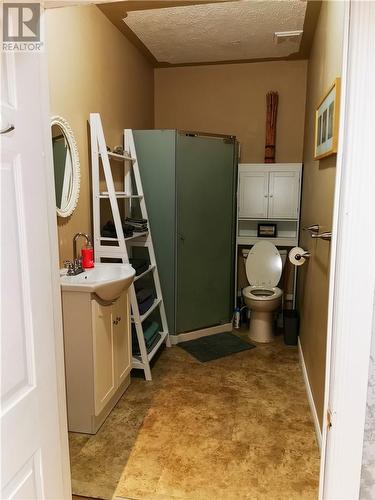 10 Campbell Street E, Little Current, ON - Indoor Photo Showing Bathroom