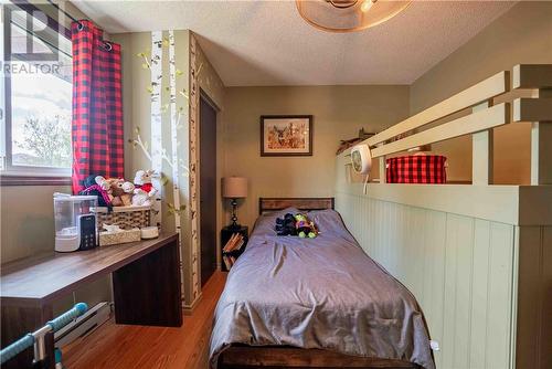 336 Third Avenue, Sudbury, ON - Indoor Photo Showing Bedroom