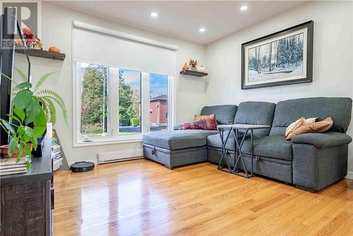 336 Third Avenue, Sudbury, ON - Indoor Photo Showing Living Room