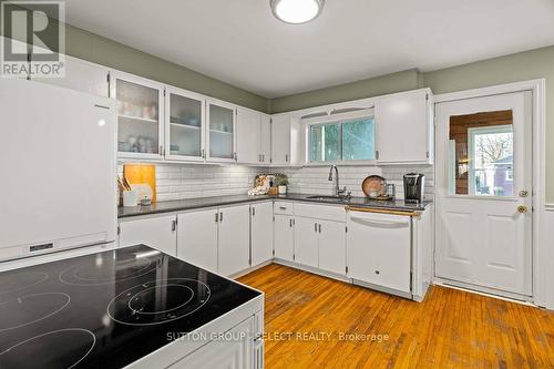 19 Hume Street, London, ON - Indoor Photo Showing Kitchen