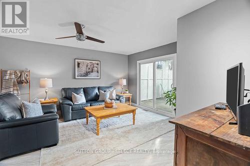 19 Hume Street, London, ON - Indoor Photo Showing Living Room