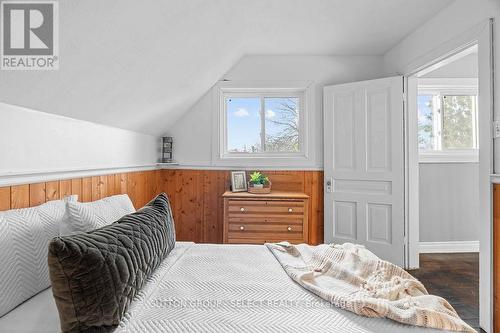 19 Hume Street, London, ON - Indoor Photo Showing Bedroom