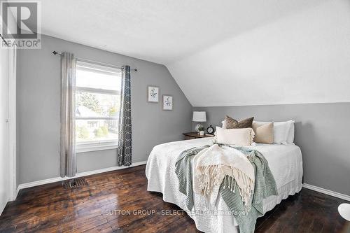 19 Hume Street, London, ON - Indoor Photo Showing Bedroom